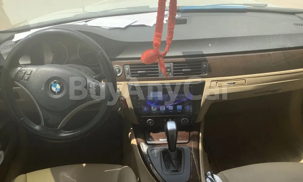 Vehicle photo 8