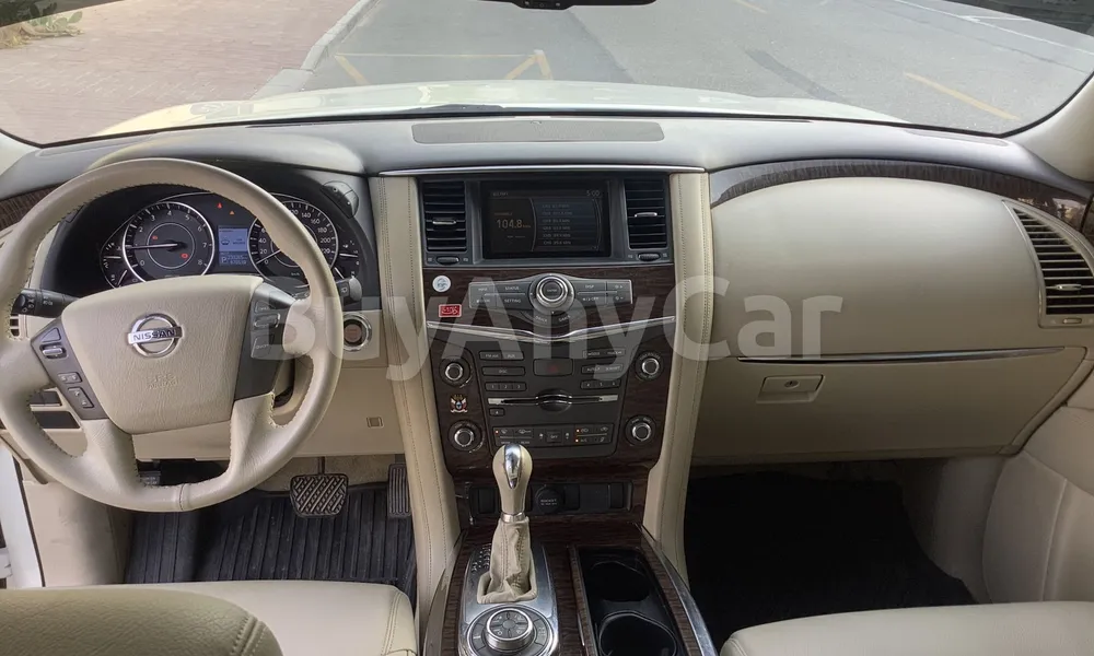 Vehicle photo 9