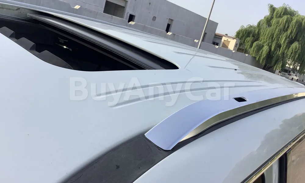 Vehicle photo 5