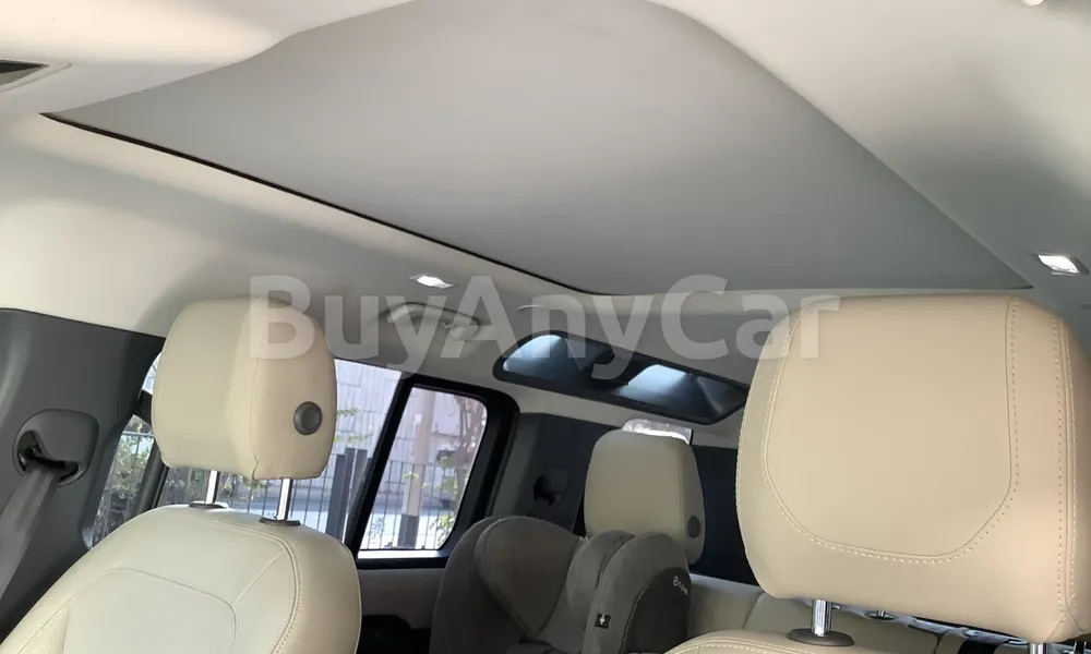 Vehicle photo 8