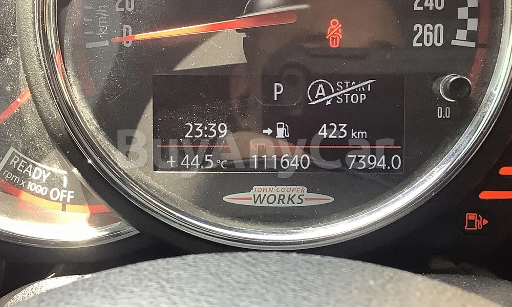 Vehicle photo 9