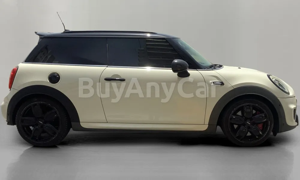 Vehicle photo 3