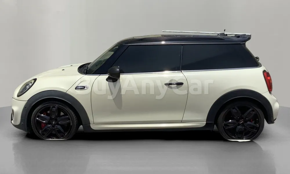 Vehicle photo 4