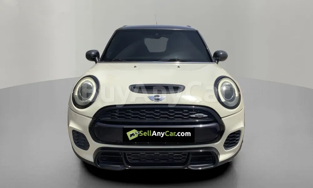 Vehicle photo 1