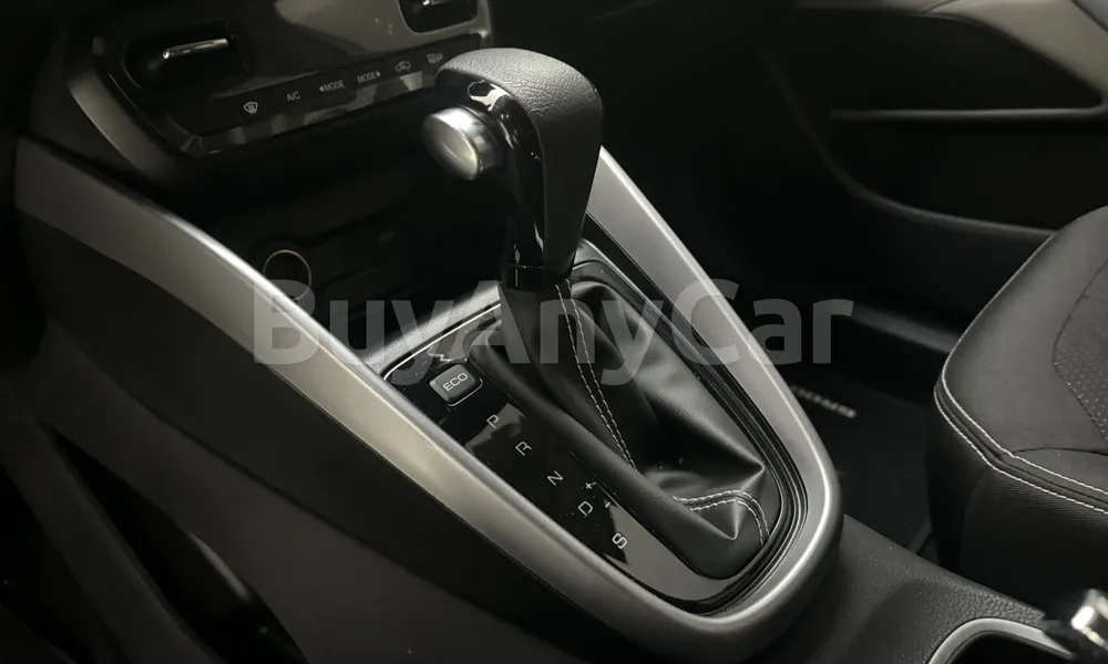 Vehicle photo 10