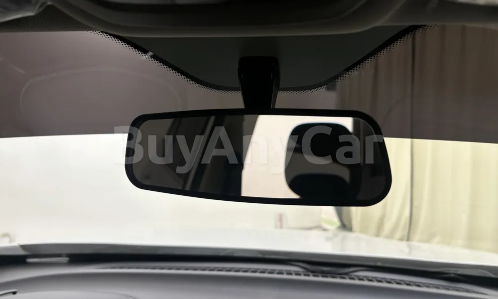 Vehicle photo 13