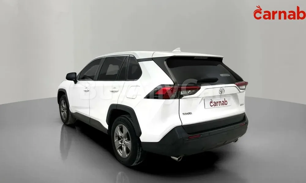 Vehicle photo 7