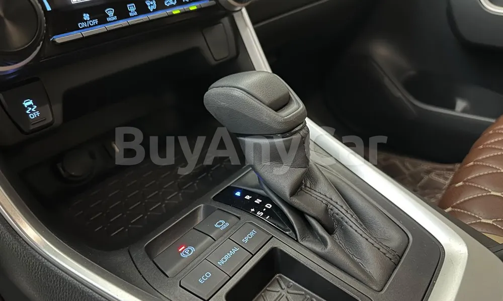 Vehicle photo 10