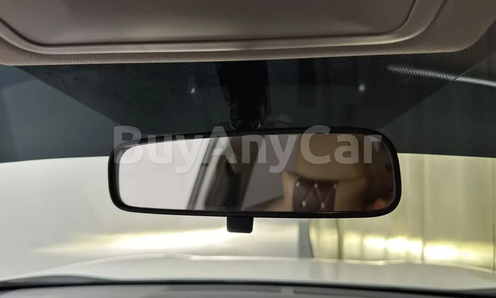 Vehicle photo 12