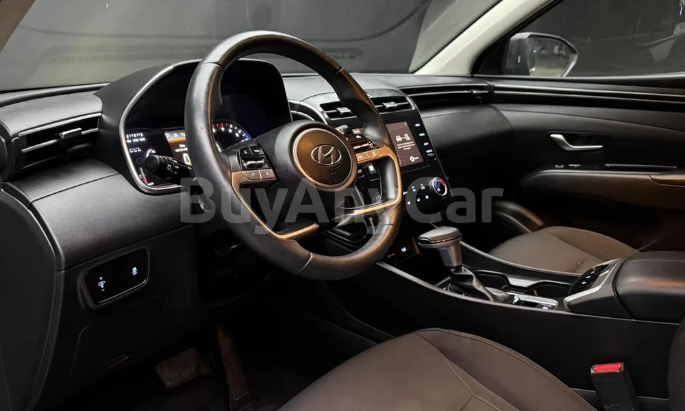 Vehicle photo 7