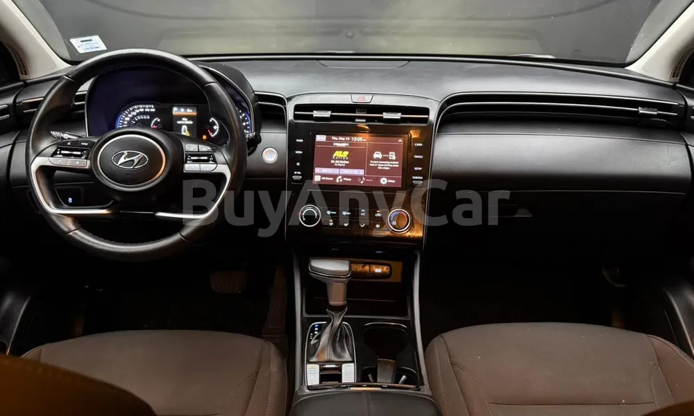Vehicle photo 8