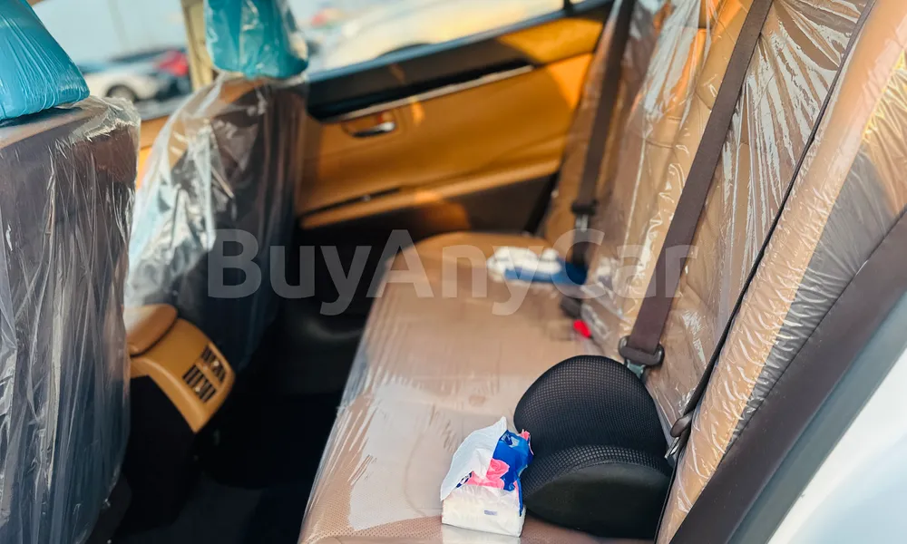 Vehicle photo 4