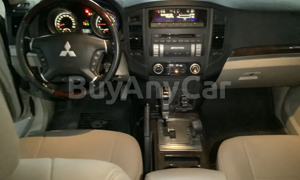 Vehicle photo 7