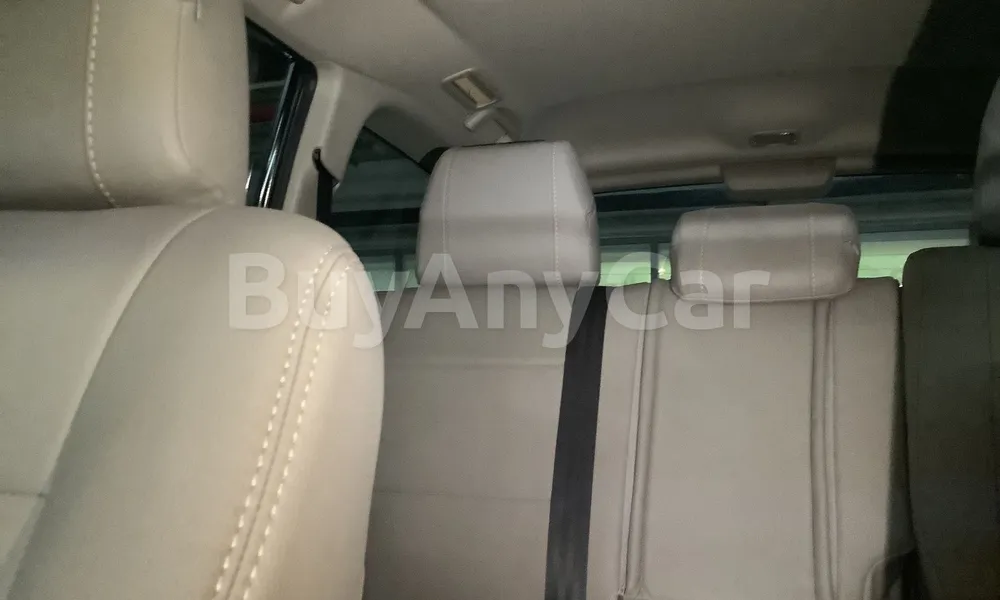 Vehicle photo 9