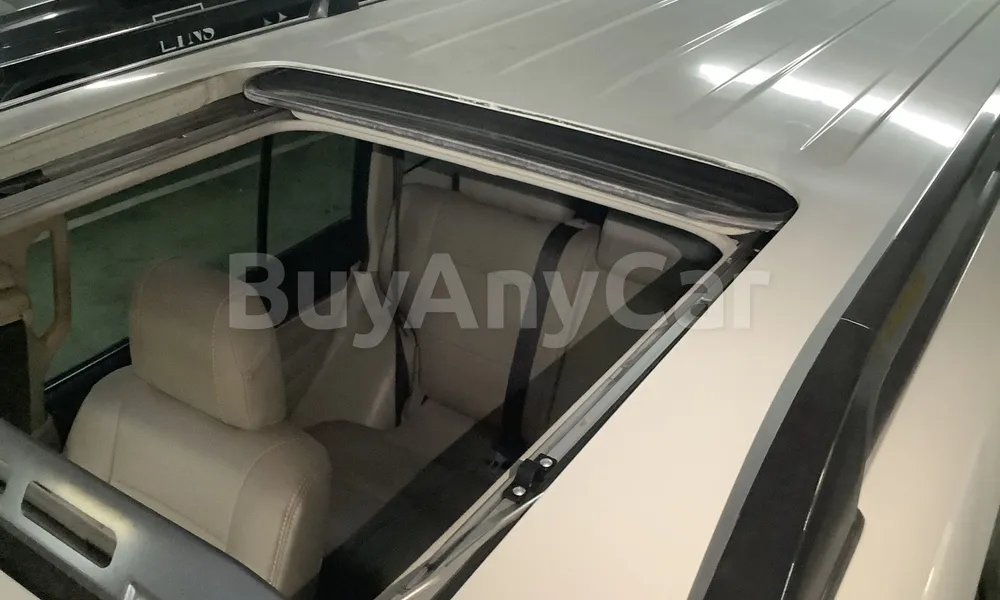 Vehicle photo 5
