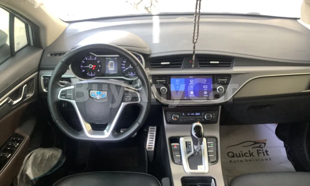 Vehicle photo 8