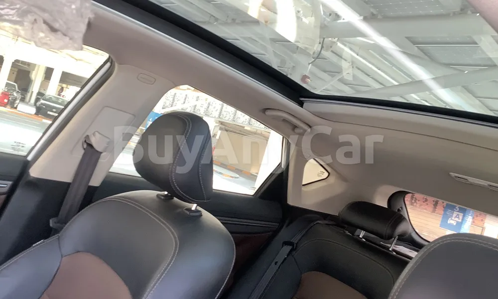 Vehicle photo 9