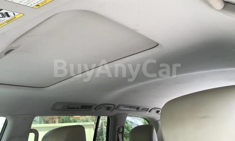 Vehicle photo 9