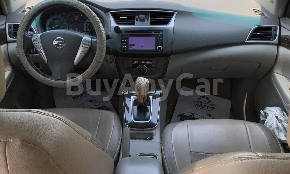 Vehicle photo 9