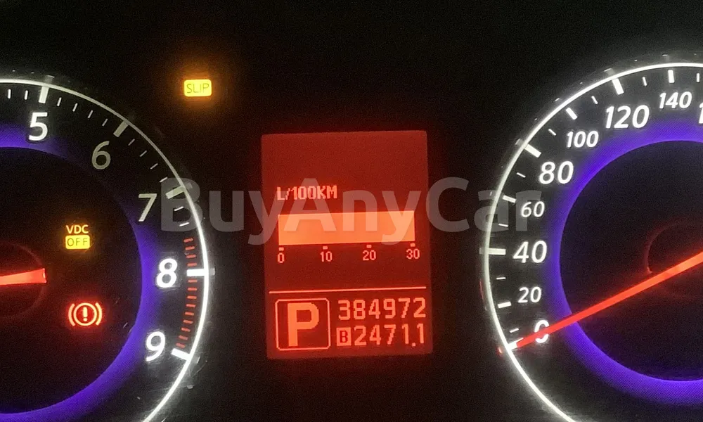 Vehicle photo 9