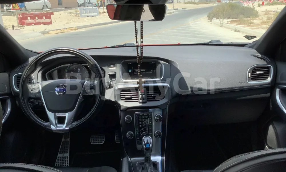 Vehicle photo 9