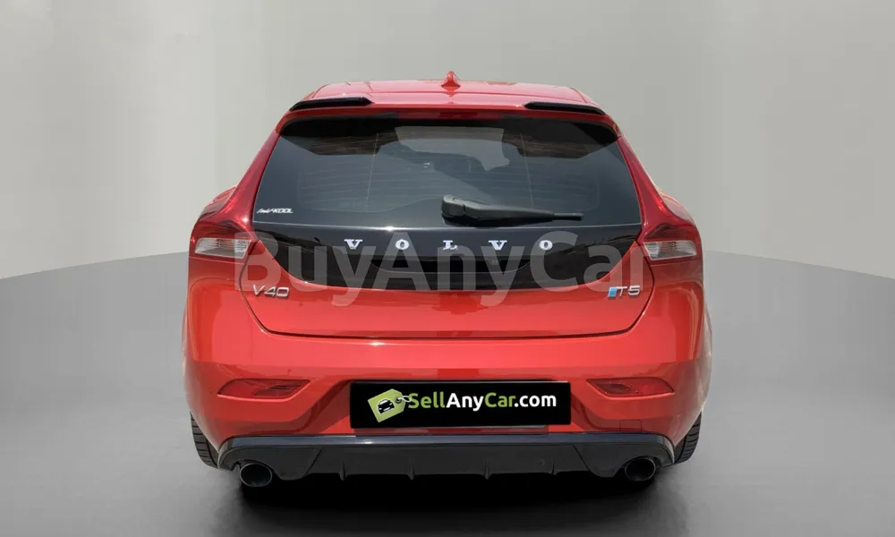 Vehicle photo 2