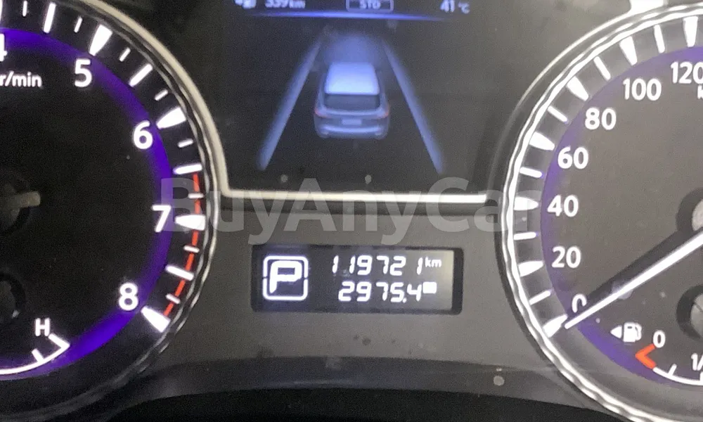 Vehicle photo 9