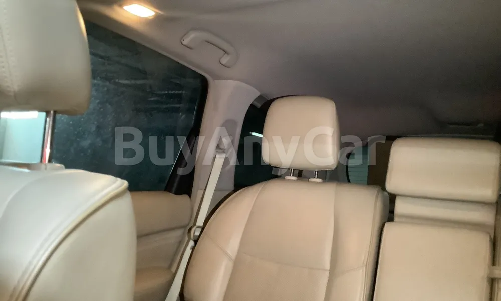 Vehicle photo 8