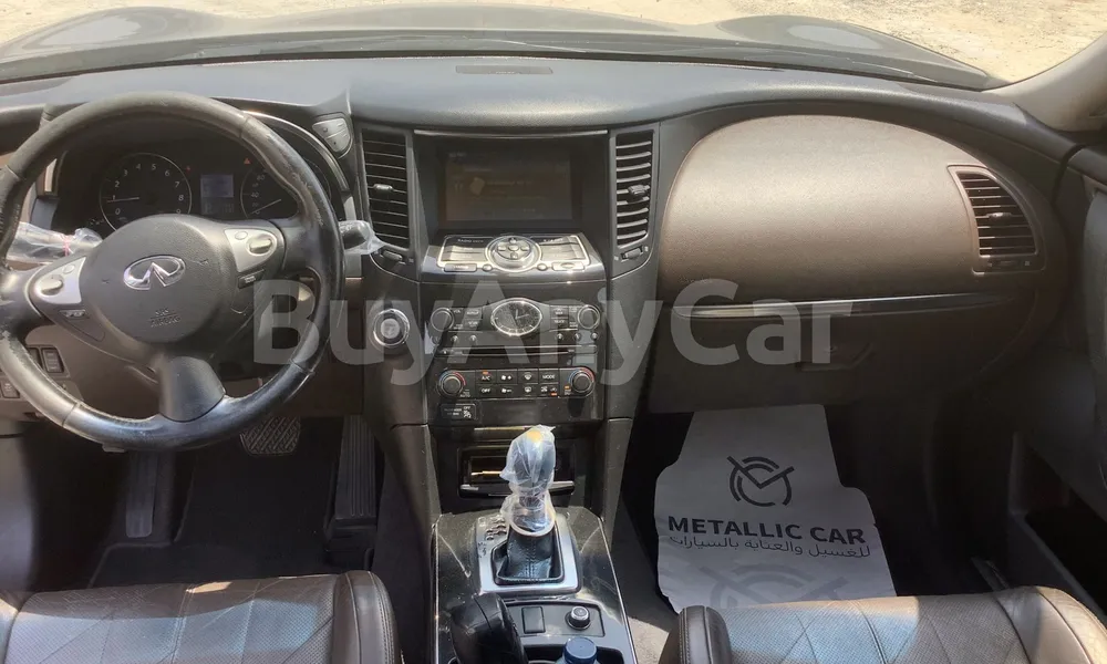 Vehicle photo 9