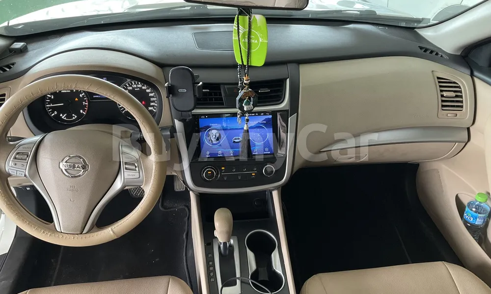 Vehicle photo 8