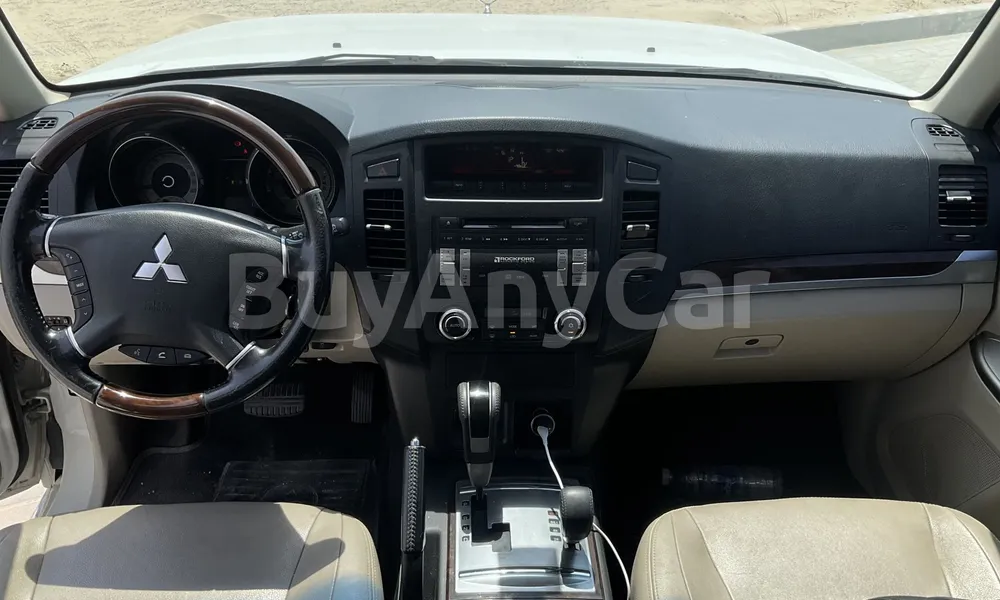 Vehicle photo 8
