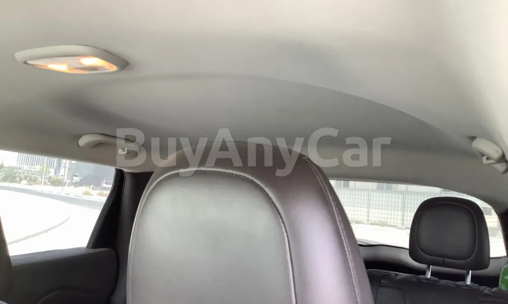Vehicle photo 9