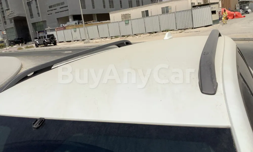 Vehicle photo 5