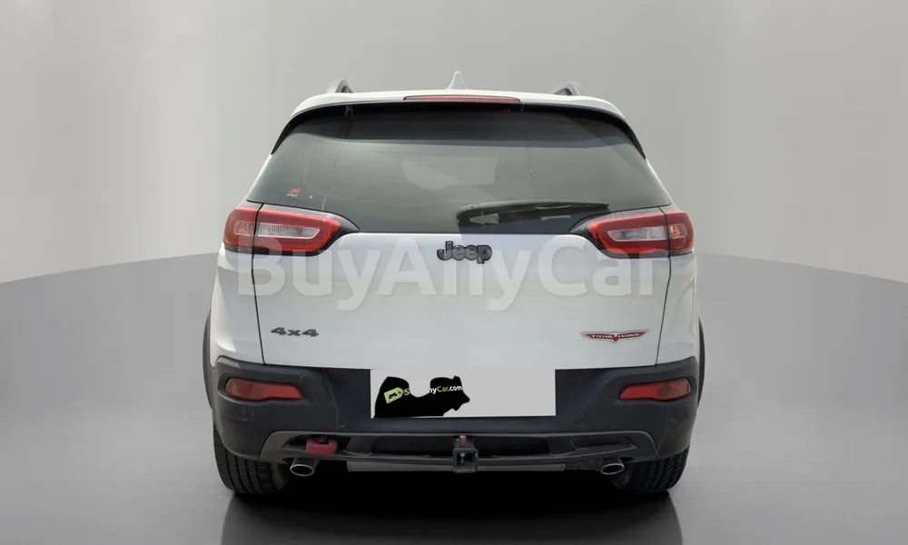Vehicle photo 2