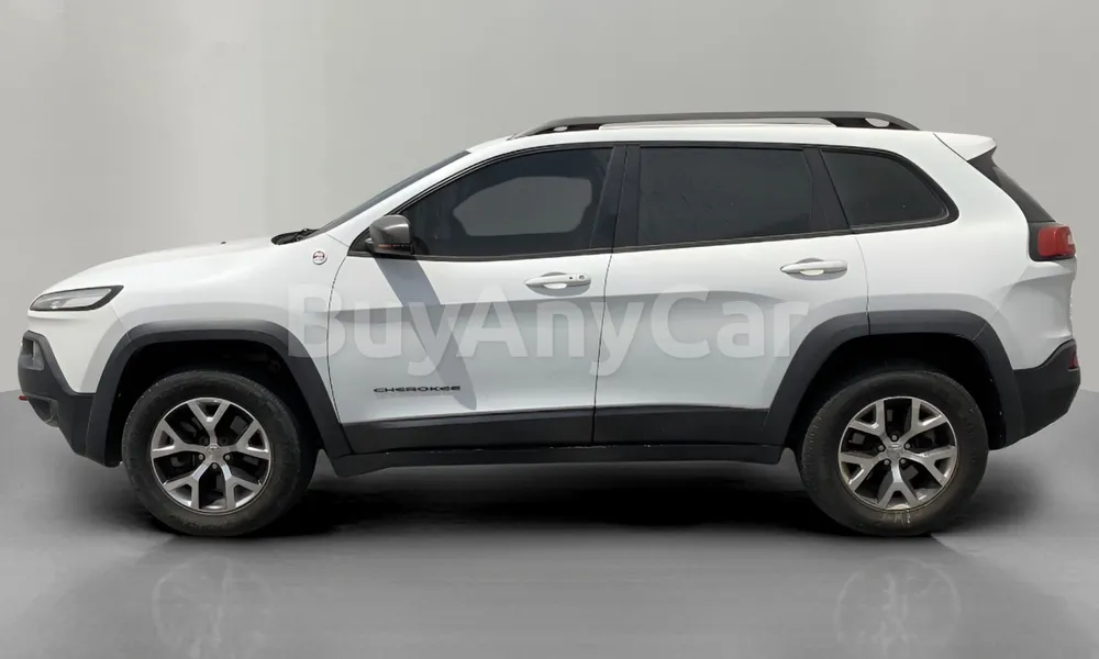 Vehicle photo 4