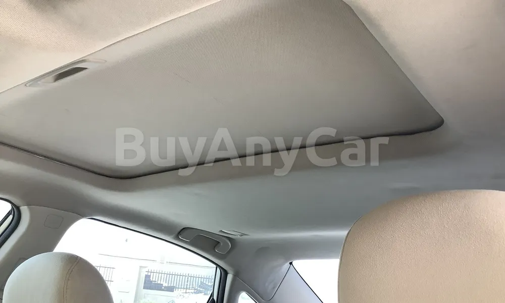 Vehicle photo 9