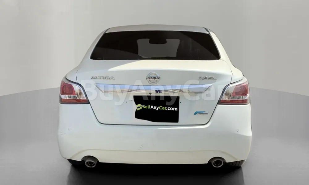 Vehicle photo 2