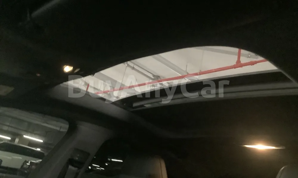 Vehicle photo 9