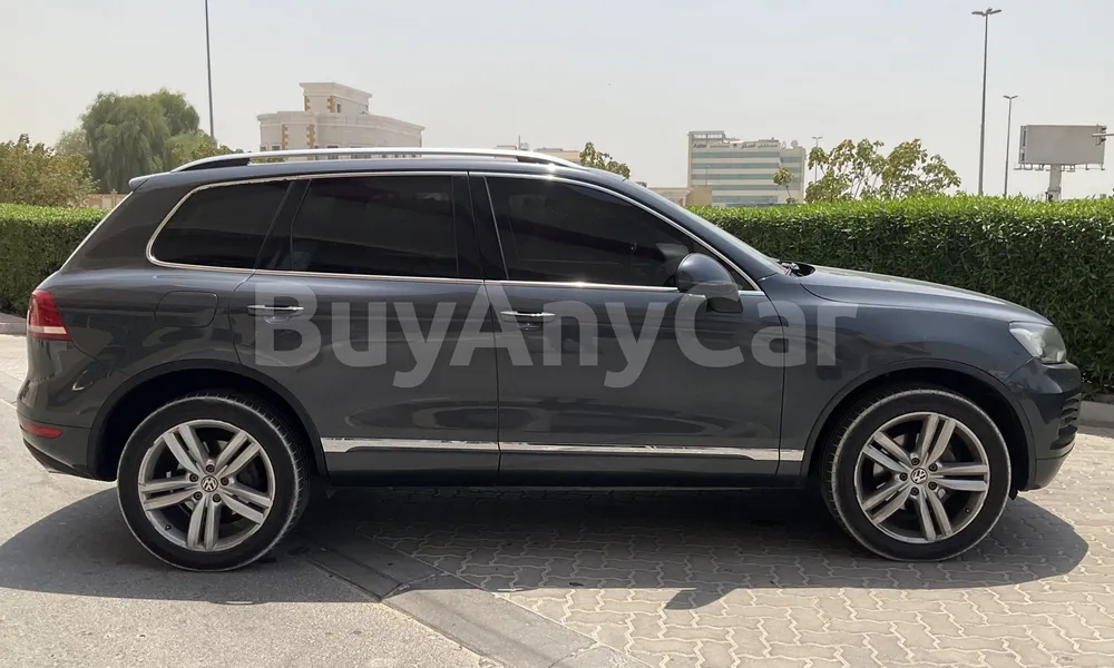 Vehicle photo 3