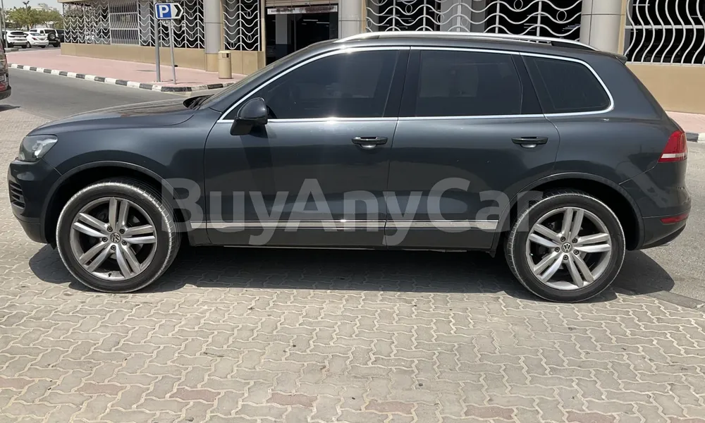 Vehicle photo 4
