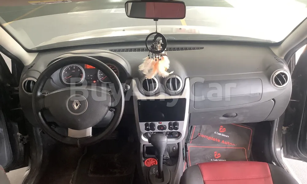 Vehicle photo 9