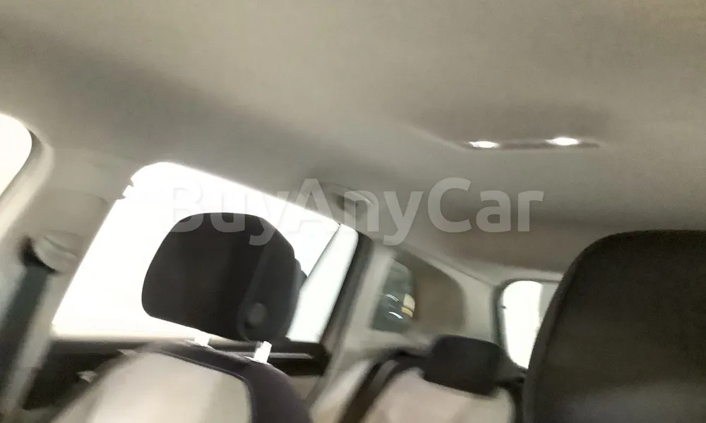 Vehicle photo 9