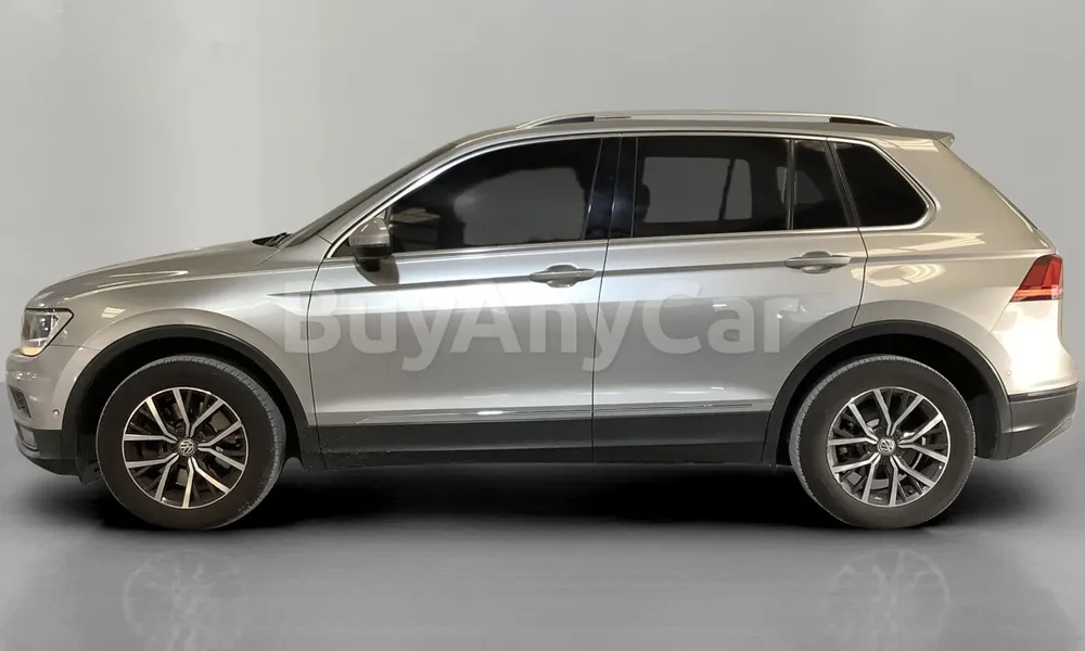 Vehicle photo 4