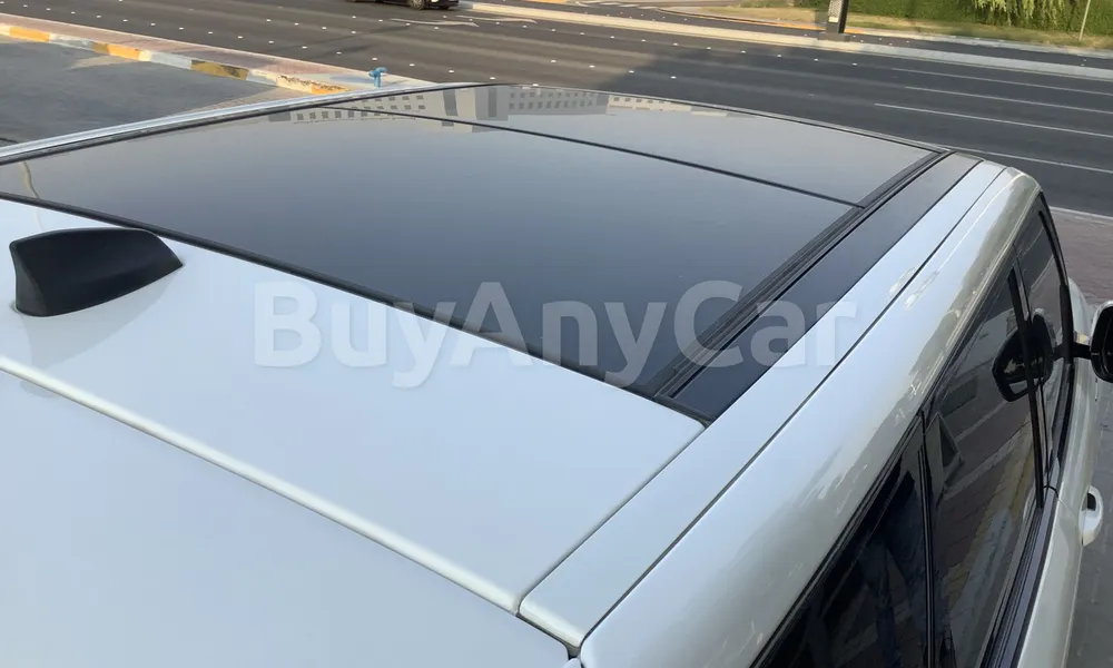 Vehicle photo 5