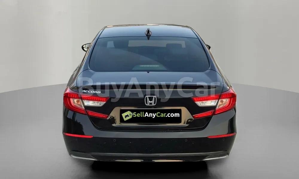 Vehicle photo 2