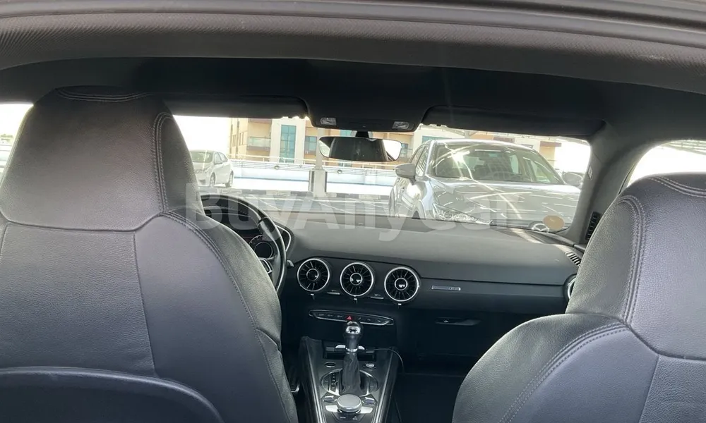 Vehicle photo 8