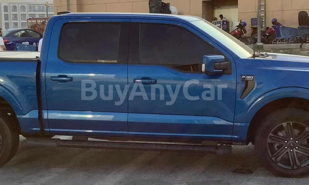 Vehicle photo 3