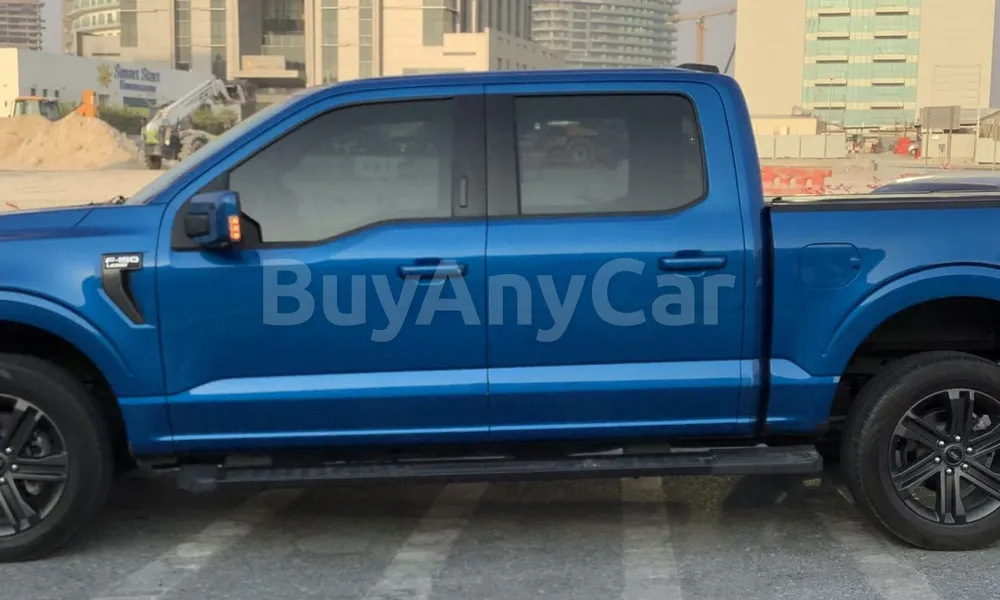 Vehicle photo 4