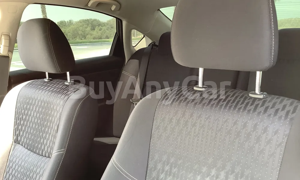 Vehicle photo 9