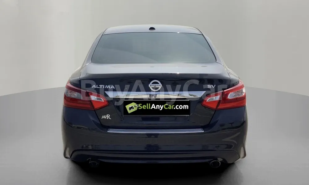 Vehicle photo 2